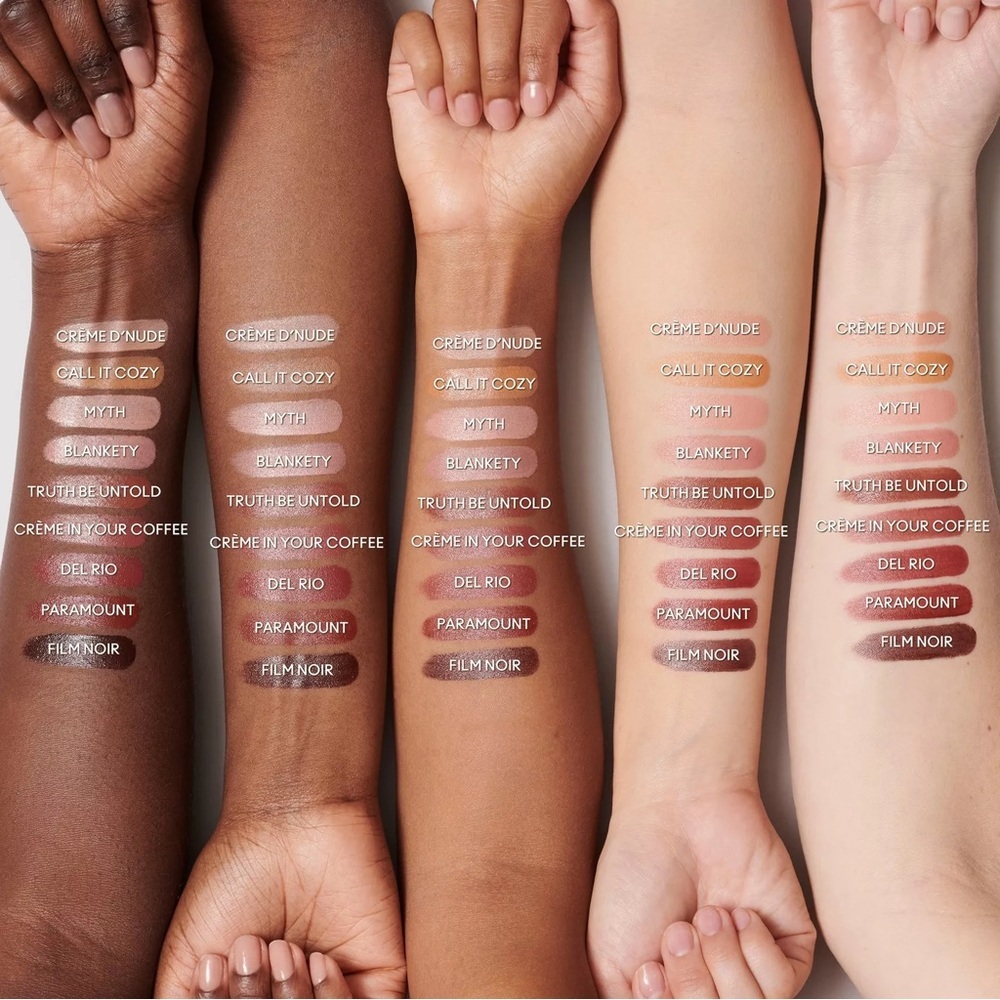 MAC ‘Paramount' M·A·Cximal Sleek Satin Lipstick - Picture 5 of 9